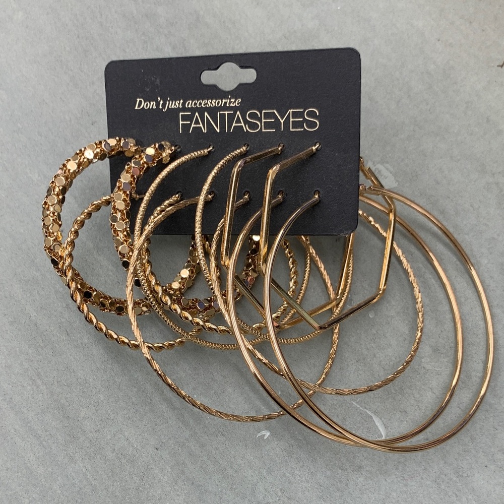 Fantaseyes Gold Hoop Earrings Set